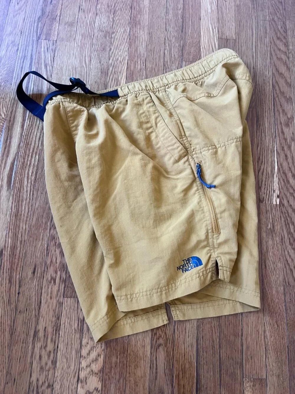 The North Face Class V Belted Trunk Marigold Nylon Shorts (NFOA3T2K) - Men's L